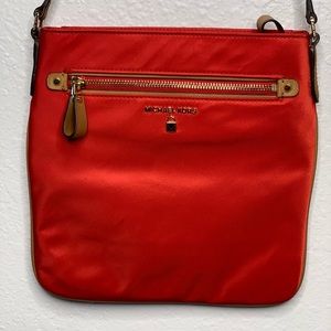 Cross-body purse